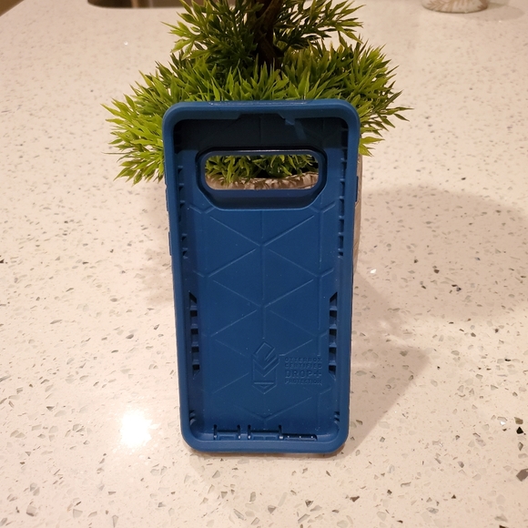 OtterBox for Samsung Galaxy S10 - Picture 2 of 5